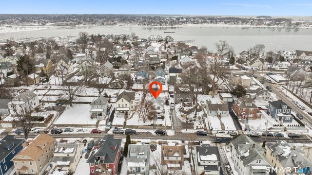 32 Lincoln Avenue, Norwalk, CT 06854