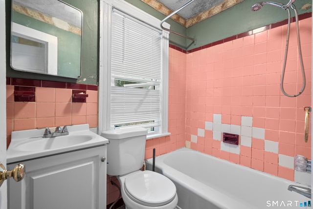 32 Lincoln Avenue, Norwalk, CT 06854