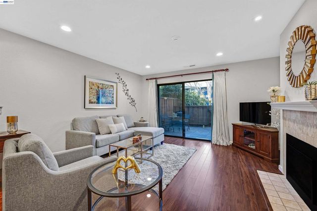 6169 6169 Thornton Avenue B, Newark, CA 94560