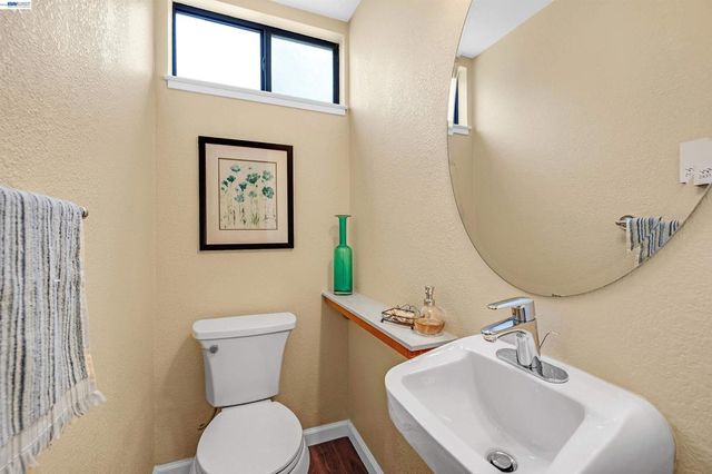 6169 6169 Thornton Avenue B, Newark, CA 94560