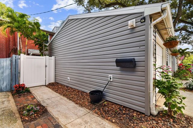 2553 W MARYLAND AVENUE, Tampa, FL 33629