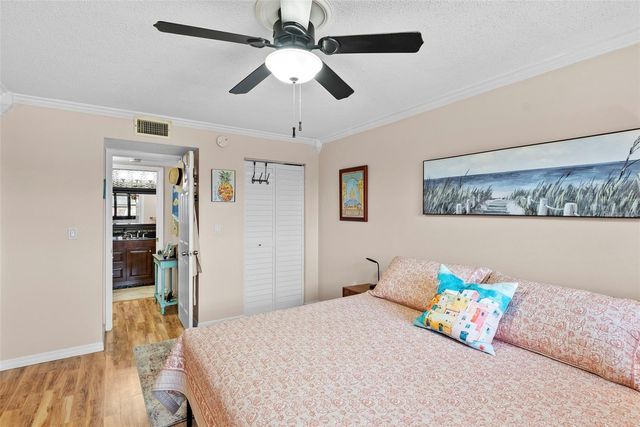 1860 MASSACHUSETTS AVENUE NE 206, St Petersburg, FL 33703