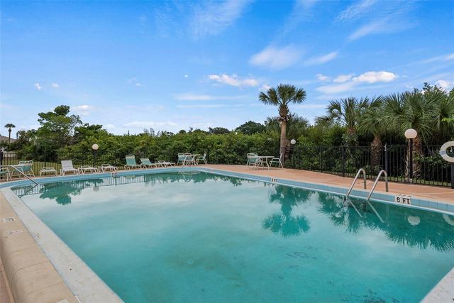 1860 MASSACHUSETTS AVENUE NE 206, St Petersburg, FL 33703