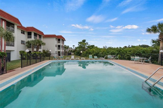 1860 MASSACHUSETTS AVENUE NE 206, St Petersburg, FL 33703