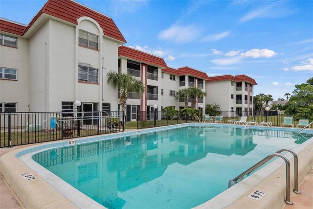 1860 MASSACHUSETTS AVENUE NE 206, St Petersburg, FL 33703