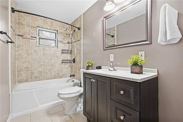 912 Colbern Drive, Belton, MO 64012