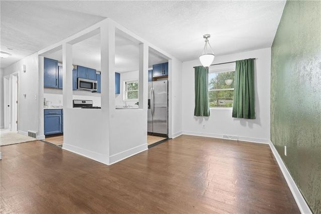 912 Colbern Drive, Belton, MO 64012
