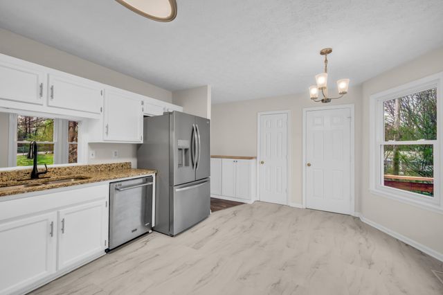 218 Quail CT, Dickson, TN 37055