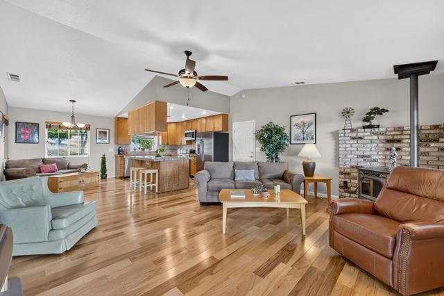 5080 Sagebrush Rd, Garden Valley, CA 95633
