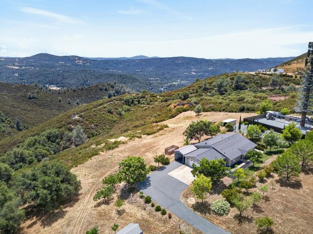 5080 Sagebrush Rd, Garden Valley, CA 95633