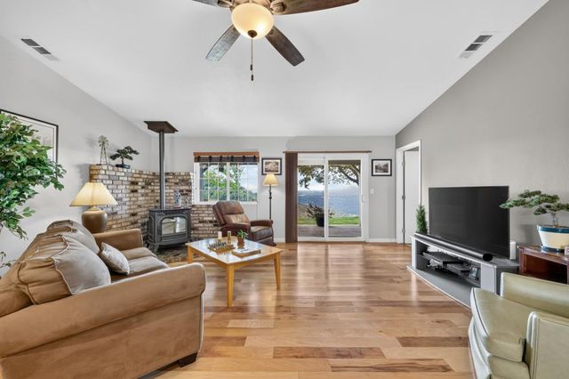 5080 Sagebrush Rd, Garden Valley, CA 95633
