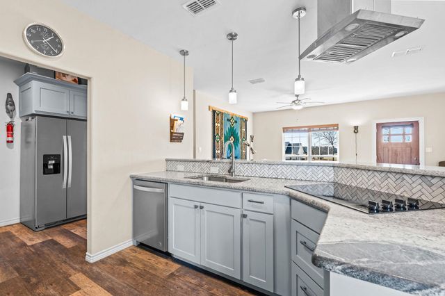 229 Eagle Landing Rd, Winnsboro, TX 75494