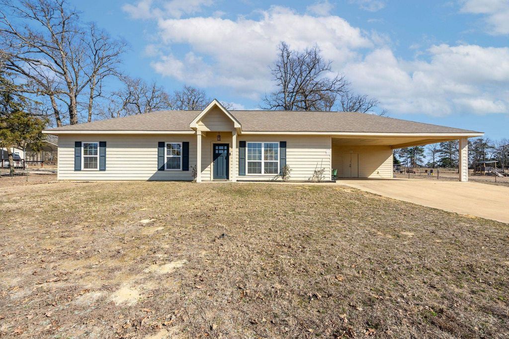 229 Eagle Landing Rd, Winnsboro, TX 75494