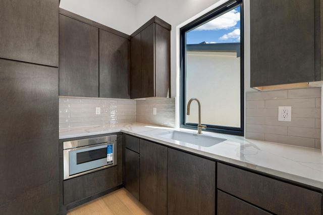 103 Via Roma CT, Horseshoe Bay, TX 78657