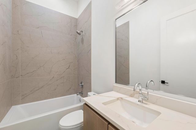 103 Via Roma CT, Horseshoe Bay, TX 78657