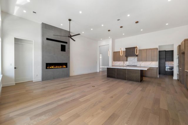 103 Via Roma CT, Horseshoe Bay, TX 78657