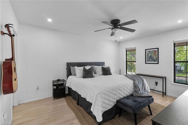 5245 Treetops DR, Naples, FL 34113