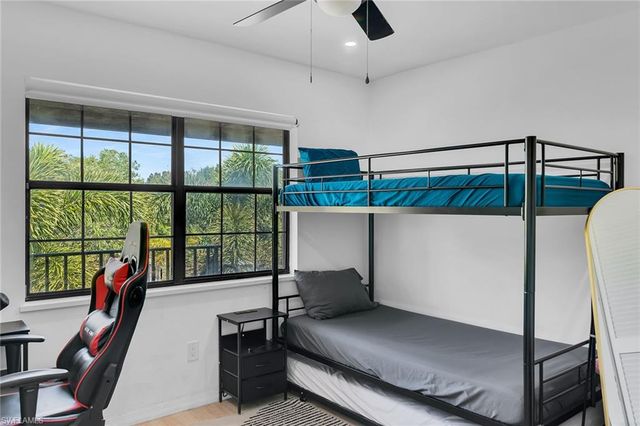 5245 Treetops DR, Naples, FL 34113