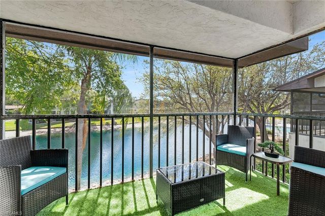 5245 Treetops DR, Naples, FL 34113