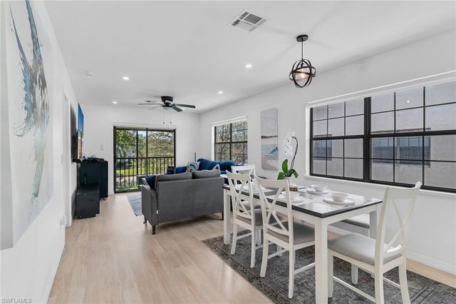 5245 Treetops DR, Naples, FL 34113