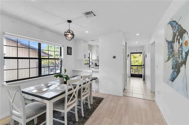 5245 Treetops DR, Naples, FL 34113