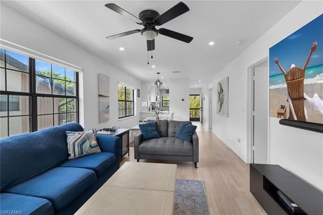 5245 Treetops DR, Naples, FL 34113