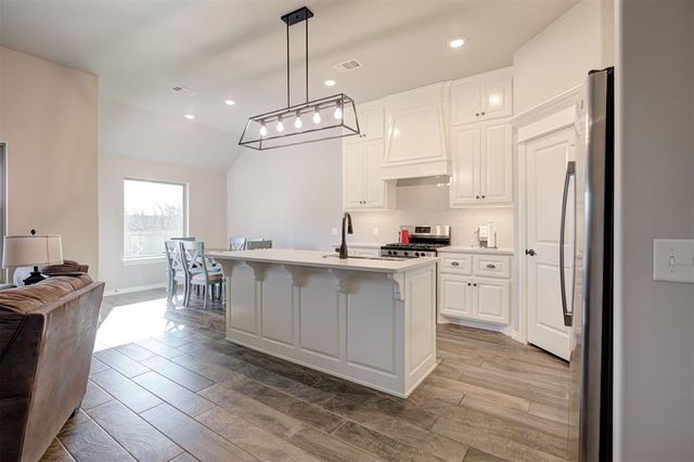 3200 Cookson Point Drive, Edmond, OK 73012