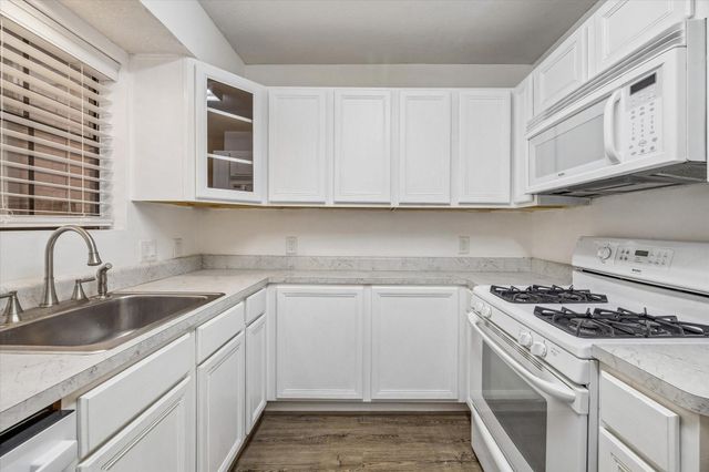 1323 Reddleshire Lane 1323, Houston, TX 77043