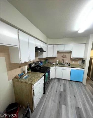 2784 Belcastro Street, Las Vegas, NV 89117