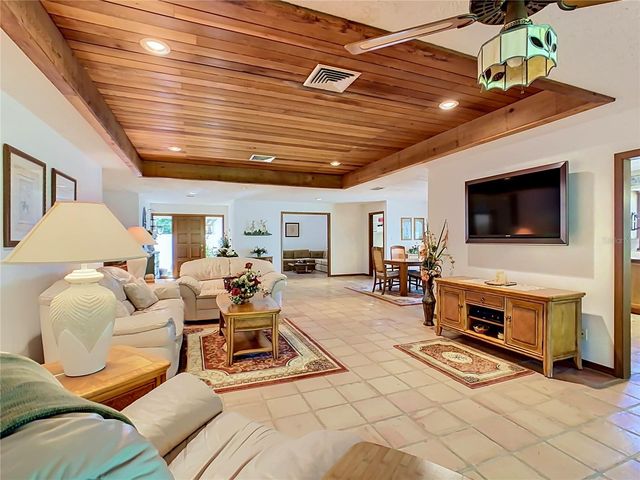 25 HUNTLEY COURT, Haines City, FL 33844