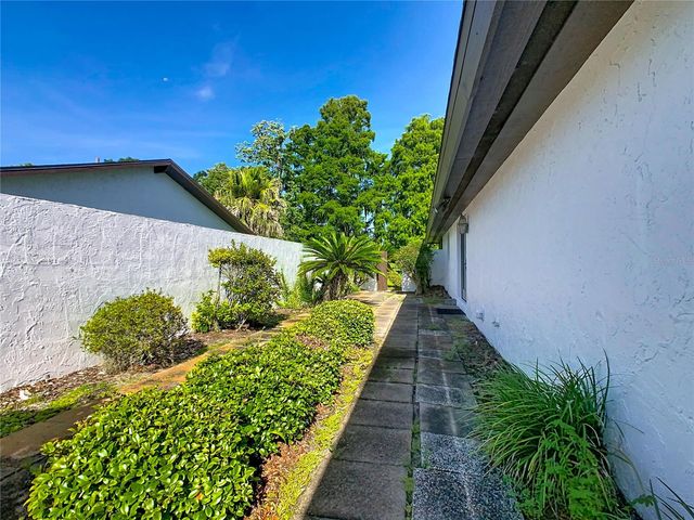 25 HUNTLEY COURT, Haines City, FL 33844