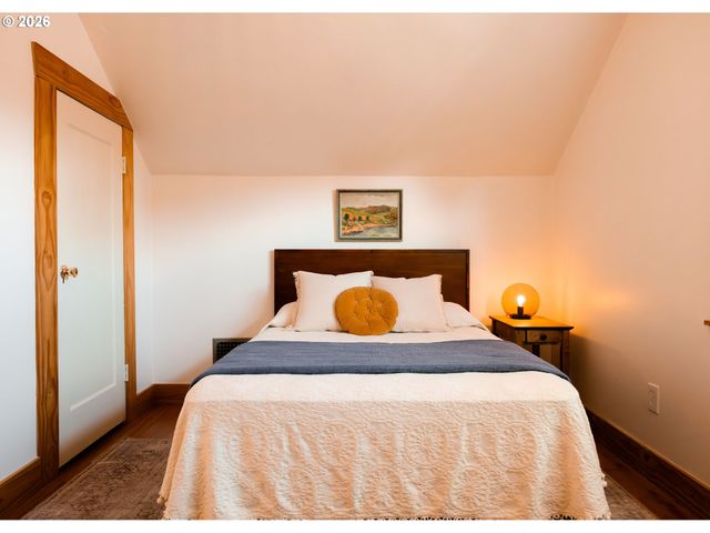 7138 N KNOWLES Ave, Portland, OR 97217