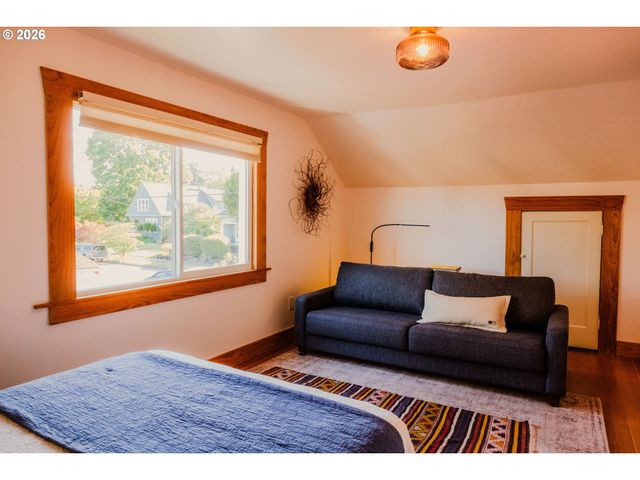 7138 N KNOWLES Ave, Portland, OR 97217