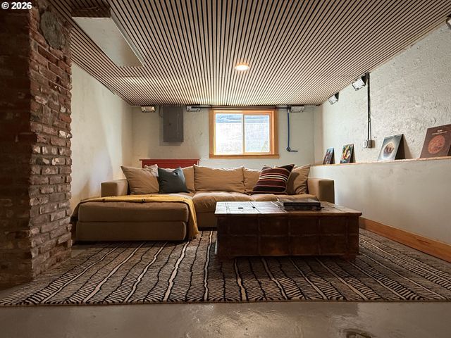 7138 N KNOWLES Ave, Portland, OR 97217