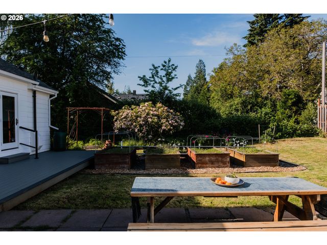 7138 N KNOWLES Ave, Portland, OR 97217