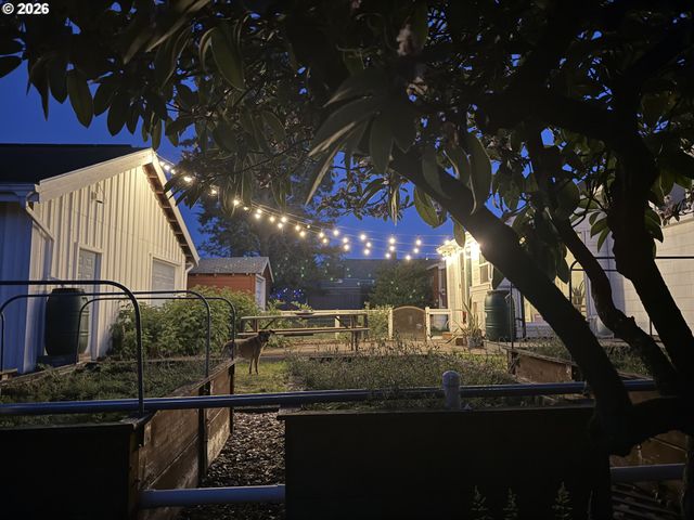 7138 N KNOWLES Ave, Portland, OR 97217