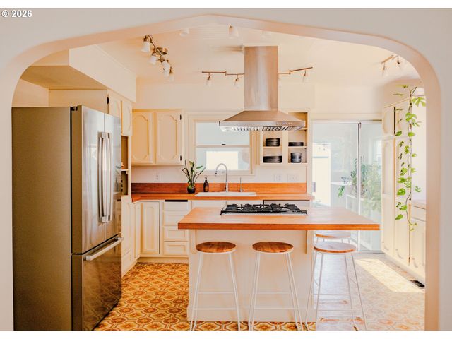 7138 N KNOWLES Ave, Portland, OR 97217