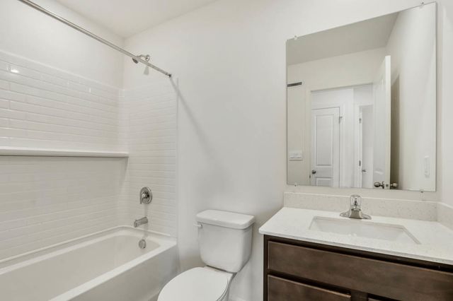 2165 Yellowstone Boulevard, Mundelein, IL 60060