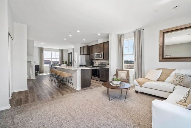 2165 Yellowstone Boulevard, Mundelein, IL 60060