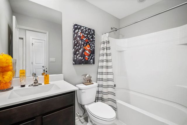 2165 Yellowstone Boulevard, Mundelein, IL 60060