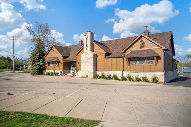 2165 Yellowstone Boulevard, Mundelein, IL 60060