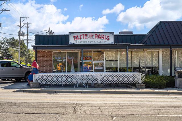 2165 Yellowstone Boulevard, Mundelein, IL 60060