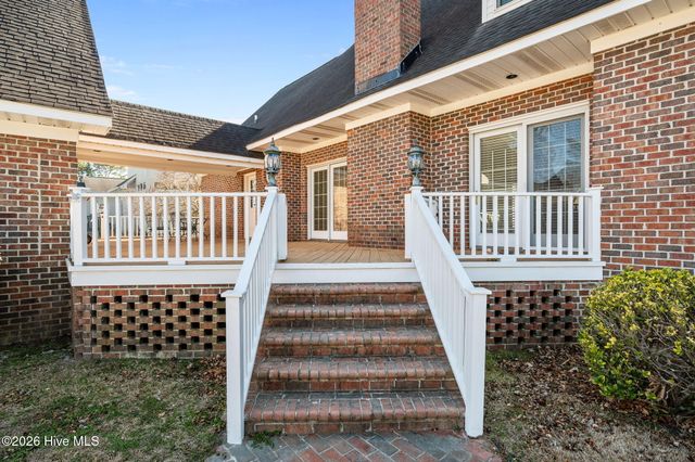 206 Austin Point Drive, Washington, NC 27889