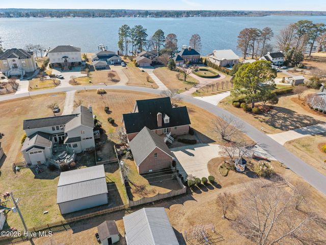 206 Austin Point Drive, Washington, NC 27889