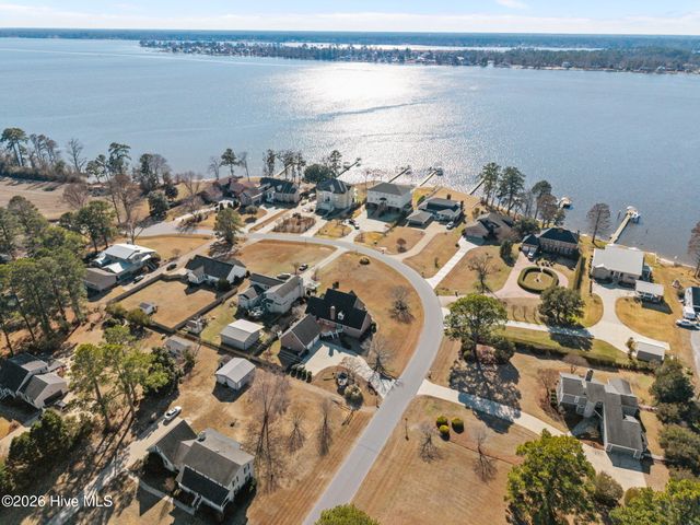 206 Austin Point Drive, Washington, NC 27889