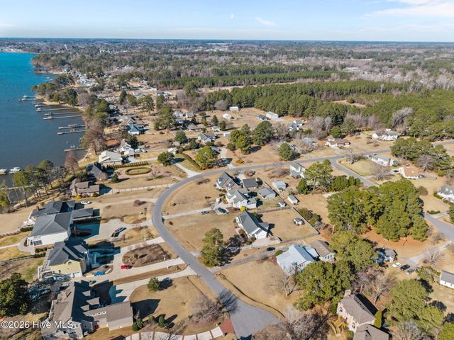 206 Austin Point Drive, Washington, NC 27889