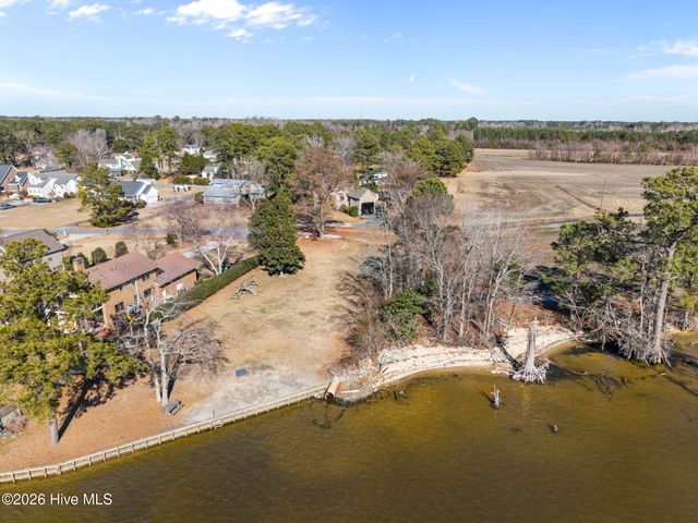 206 Austin Point Drive, Washington, NC 27889