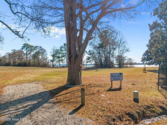 206 Austin Point Drive, Washington, NC 27889