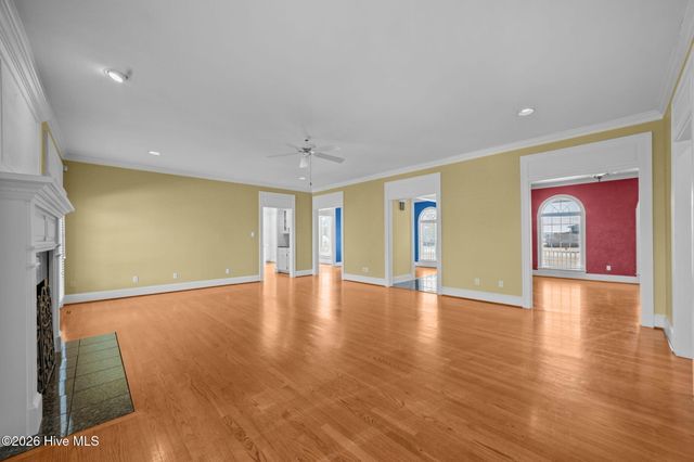 206 Austin Point Drive, Washington, NC 27889