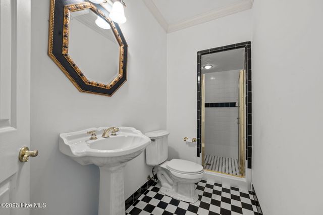 206 Austin Point Drive, Washington, NC 27889